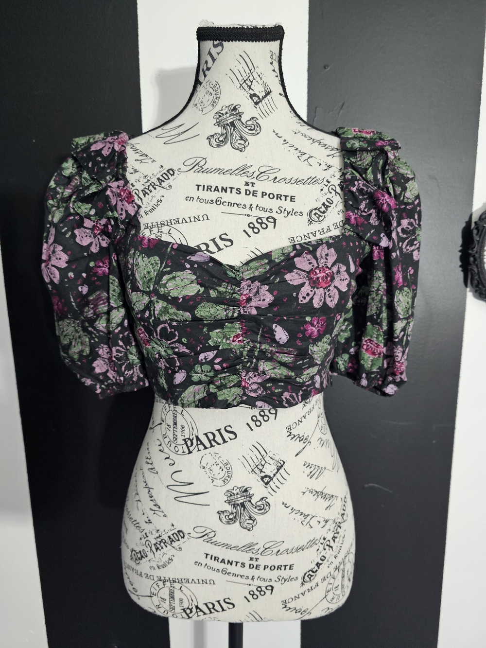 Zara Black Cropped Puff-Sleeve Top with Pink & Green Floral‎
